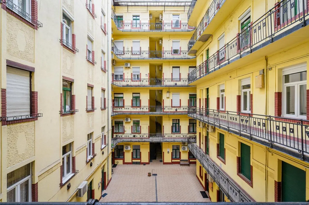 Budapest Lighthouse Apartment 0*,